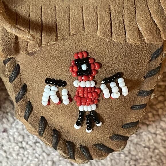 Minnetonka Suede Beaded Moccasins. 3 - Picture 4 of 6